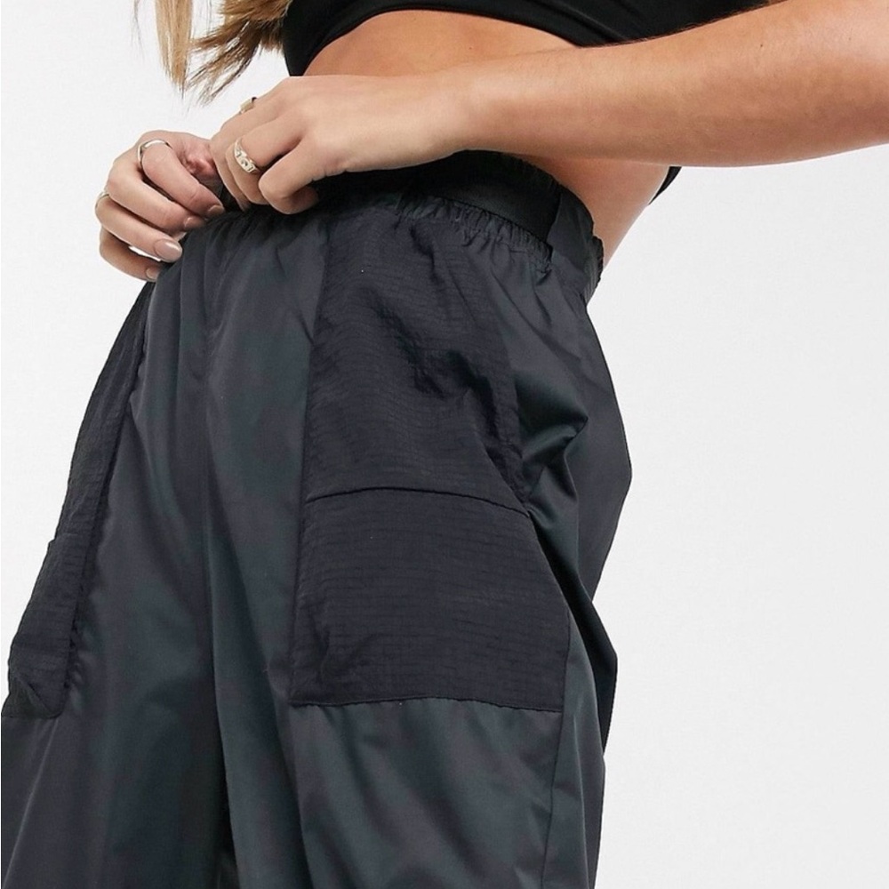 ✨ Nike Women’s NSW Cuffed Track Pants Black XL Tapered Leg White Swoosh - Picture 14 of 14
